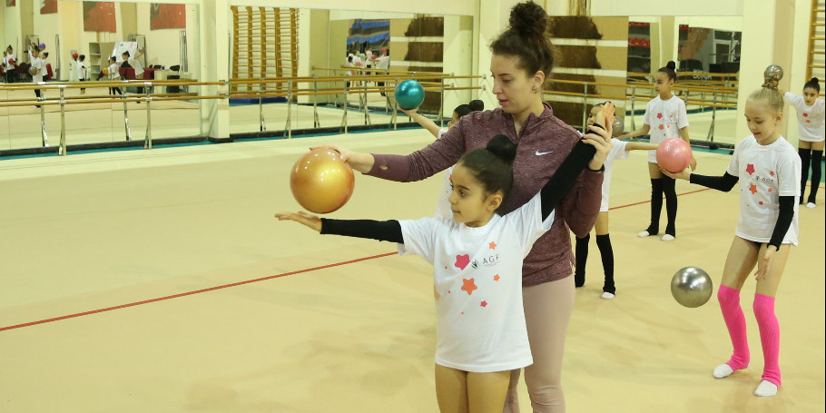 “Azərbaycanda yüksək potensiala malik gimnastlar var”