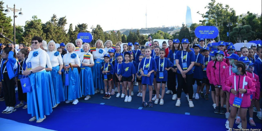 Participants of the “Challenge” gather Baku residents together in the cool summer evening