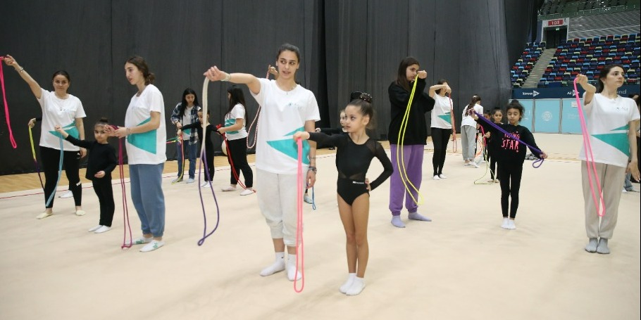 Start of the theoretical and practical training sections of Rhtyhmic gymnastics coaching courses