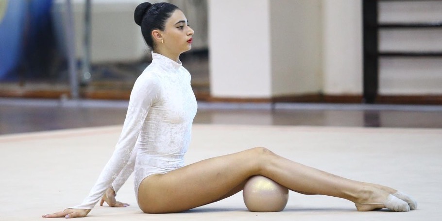 Bədii gimnastika üzrə ölkə çempionatı start götürüb