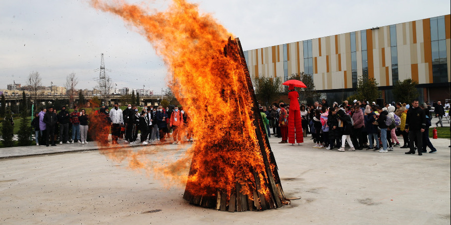 Əcnəbi qonaqlara Novruz adət-ənənələri nümayiş etdirilib