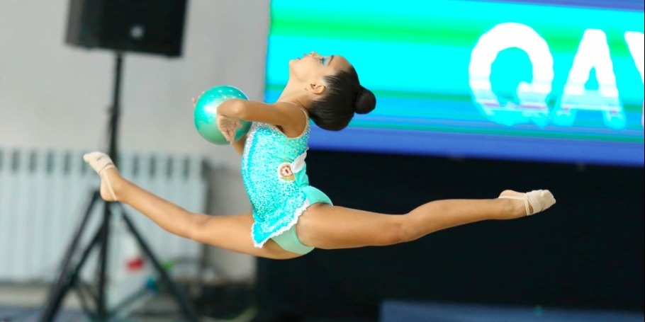 A bright and elegant start to the new competition season