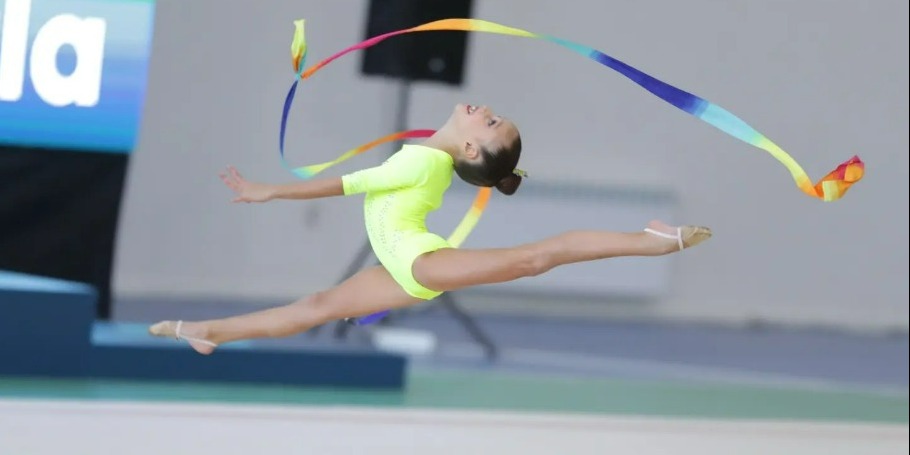 Colorful performances of the golden autumn aeason