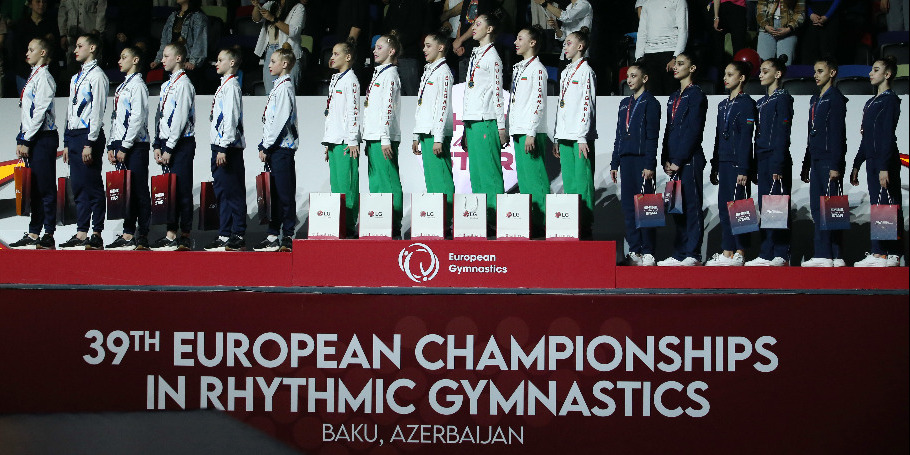 A well-deserved welcome for the star athletes and medal joy 