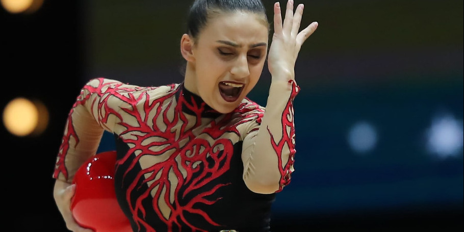 Zöhrə Ağamirovanın tarixi bürünc medalı