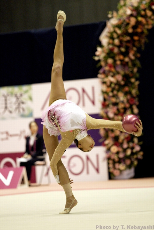 AN AZERBAIJANI JUNIOR GYMNAST WINS THE BRONZE MEDAL IN THE TOURNAMENT IN MOSCOW