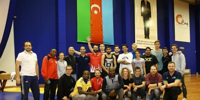В Баку состоялись курсы ознакомительного характера по виду гимнастики - паркур