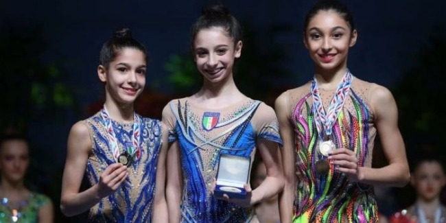 Bədii gimnastımız 2 bürünc medal qazandı