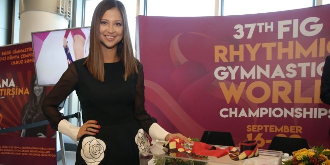 Famous Yana Batyrshina sold her “Gold” ribbon for 2500 euros in Baku